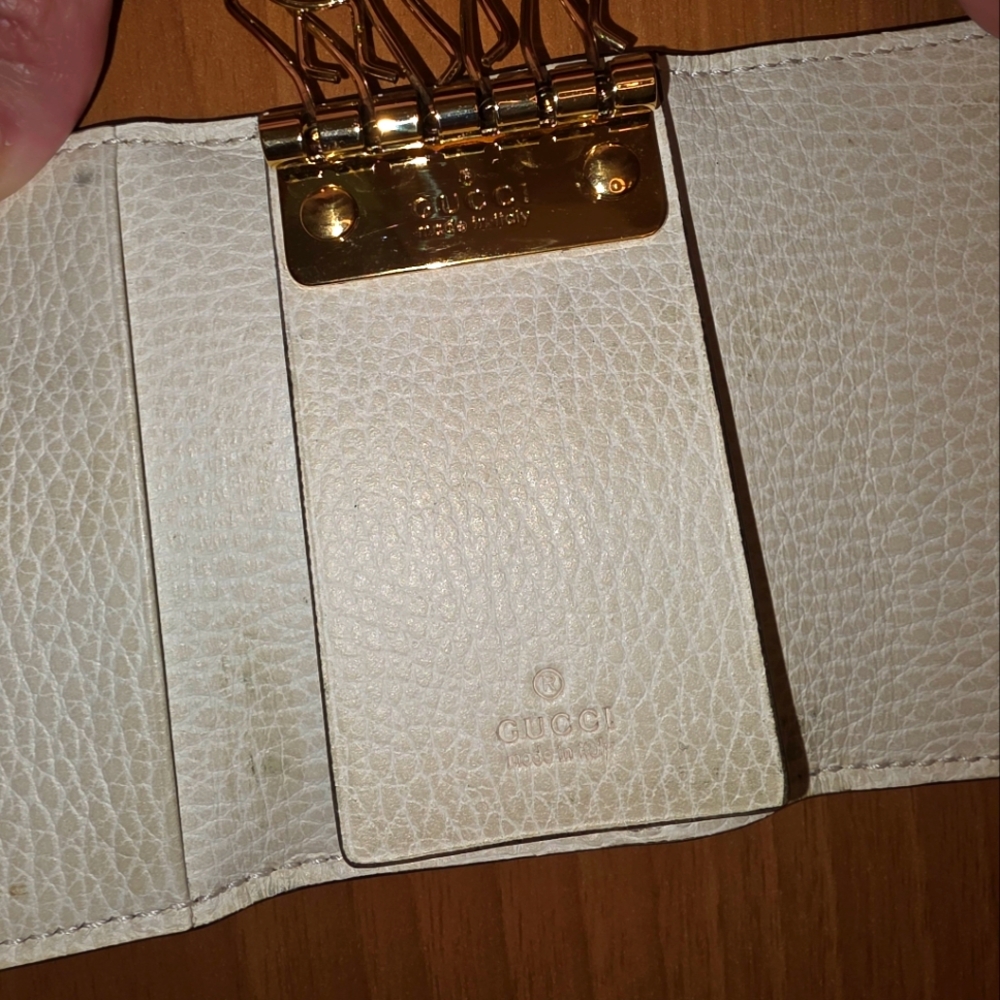 Gucci Key Holder - Picture 7 of 8